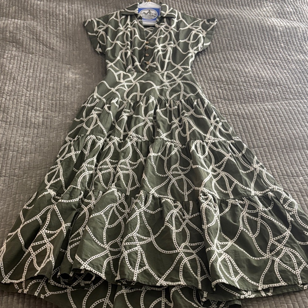 Chic Olive Patterned Midi Dress - image 1